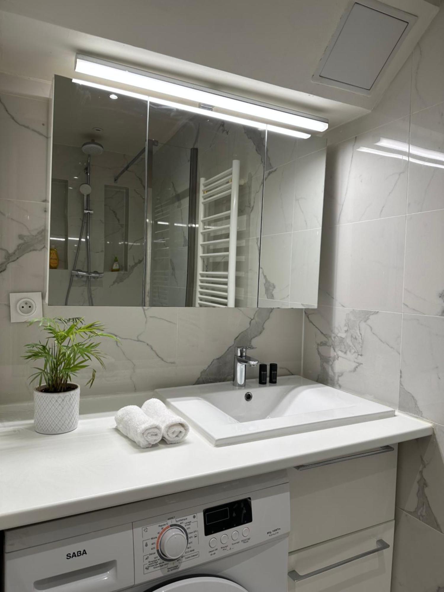 Super Appartement Refait A Neuf Beaucoup De Charme Boulogne-Billancourt Exterior foto