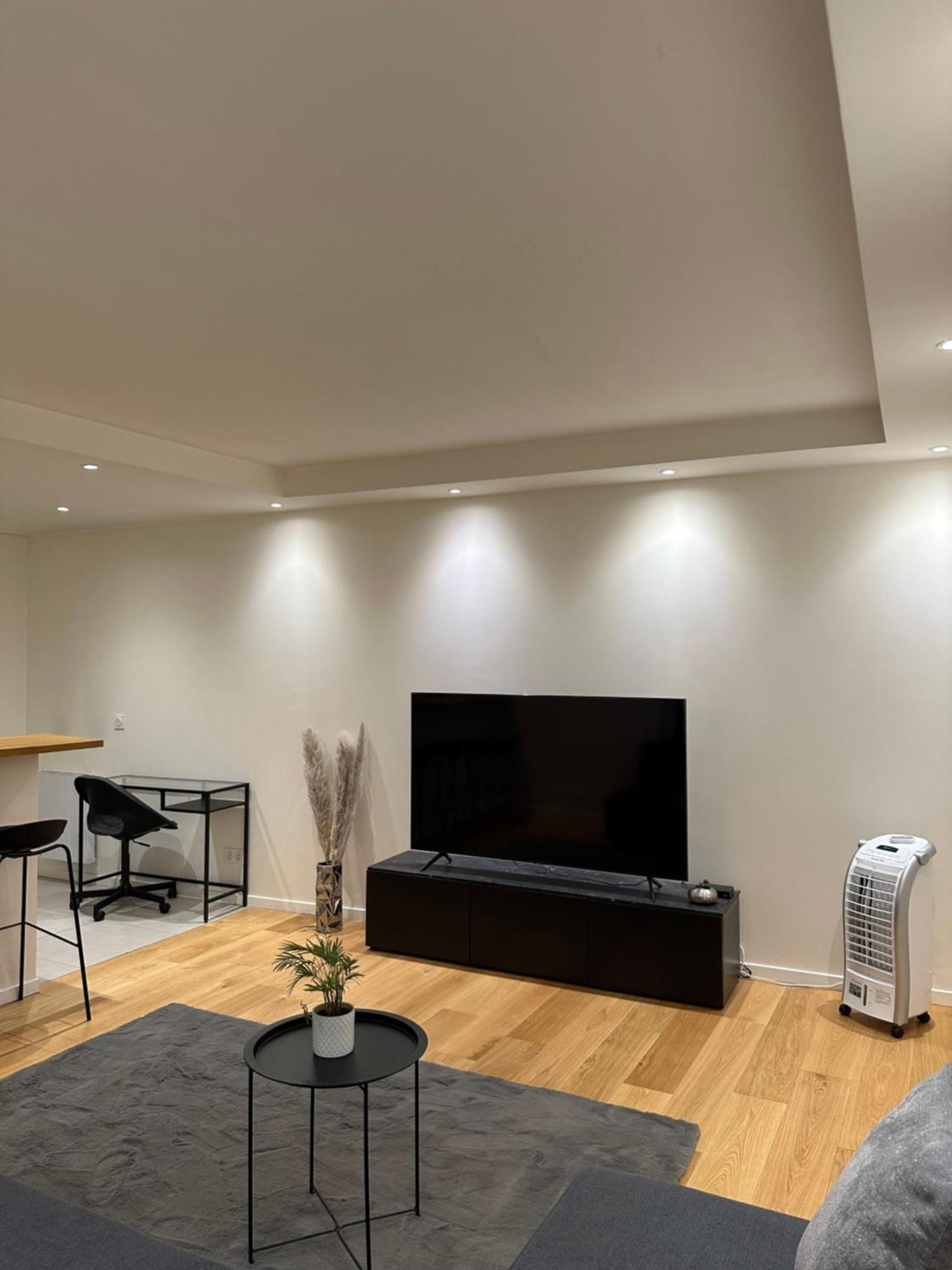 Super Appartement Refait A Neuf Beaucoup De Charme Boulogne-Billancourt Exterior foto